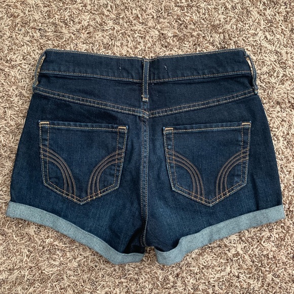 NWOT Hollister Hi-rise Jean shorts - Picture 2 of 3